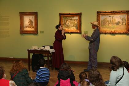 Teatralización en Bellas Artes: de fondo, el único Van Gogh que puede verse en un museo público de nuestro país