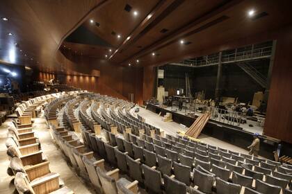 La imponente sala del Teatro Tronador vivirá esta noche su reinauguración
