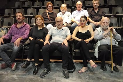 Roberto Perinelli, Roberto Cossa, Bernardo Carey, Marta Degracia, Héctor Oliboni, Raúl Brambilla, Adriana Tursi, Mariela Asensio y Andrés Binetti