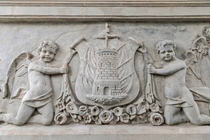 El escudo de la provincia de Córdoba en la fachada del teatro