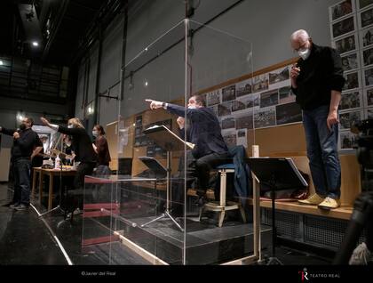 Una compañía de 250 personas trabaja para el estreno de Benjamin Britten, en el Teatro Real