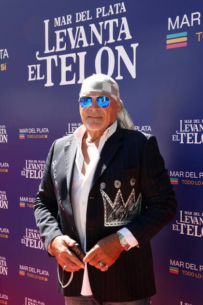 Teatro popular. Alfa forma parte de la comedia Felices los cuatro junto a Fernanda Vives