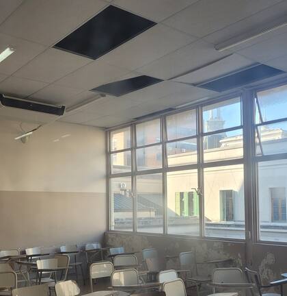 Techos averiados en un sector de aulas del Colegio Nacional de Buenos Aires