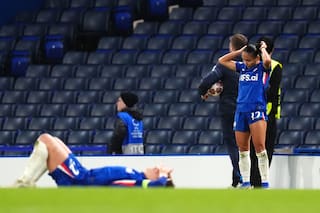 Técnico del Chelsea lamenta falta de VAR por tirón de pelo en Liga de Campeones femenina