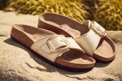 Tecnología y tradición se unen para confeccionar cada par de Birkenstock. El calzado puede requerir hasta cuatro horas de trabajo.