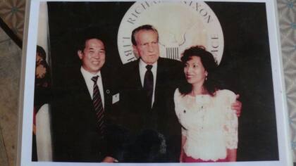 Ted, junto con su esposa, también conoció al expresidente Richard Nixon.