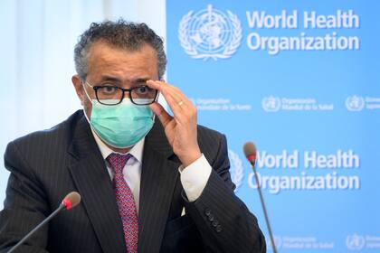 Tedros Adhanom Ghebreyesus, director de la Organización Mundial de la Salud en una conferencia de prensa en Ginebra. (Laurent Gillieron/Keystone via AP, Archivo)