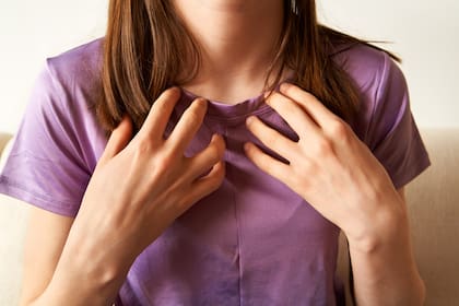 El tapping no reemplaza las mejores prácticas existentes para tratar el TEPT, la depresión, las adicciones u otras afecciones graves