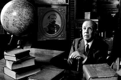 Jorge Luis Borges en su laberinto preferido: una biblioteca