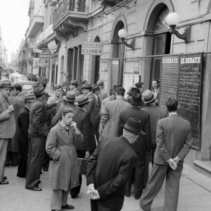 Télam funcionó desde 1947 sobre el teatro Maipo, y allí se ponían las pizarras con las últimas noticias de la Argentina y el mundo