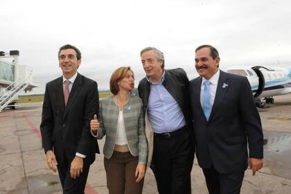 Beatriz Rokjés junto a Néstor Kirchner, José Alperovich y Florencio Randazzo en Tucumán en 2010.