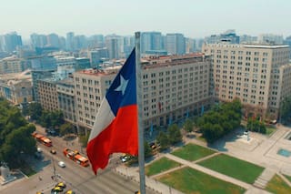 Telefónica vende su unidad chilena a NJJ y Millicom por unos US$1.220 millones