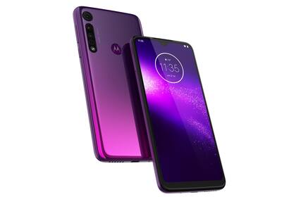 Teléfono con cámara especial. El Motorola One Macro permite sacar fotos macro sin tener que incorporar accesorios. Además cuenta con un sensor automático láser que hace foco en una fracción de segundo. (Desde $19.999)