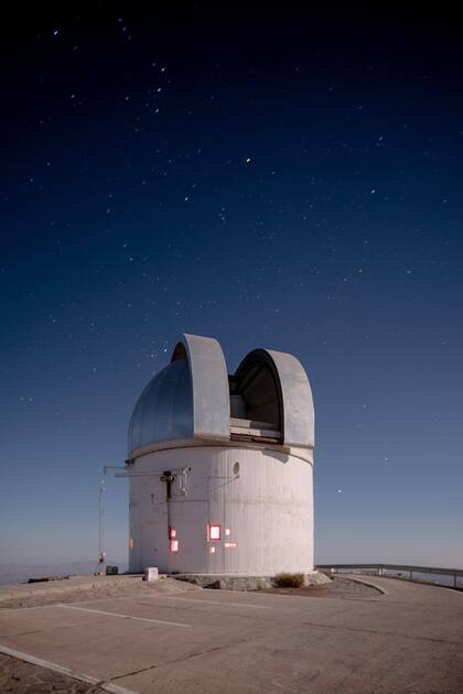 El pionero Telescopio Swope comenzó a operar en 1969
