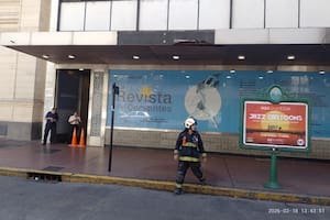 Un temblor en un edificio anexo al teatro Cervantes generó un amplio operativo en el centro