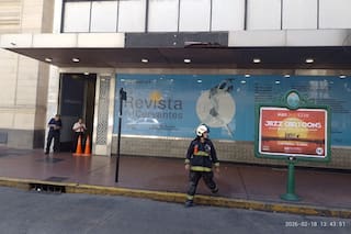 Un temblor en un edificio anexo al teatro Cervantes generó un amplio operativo en el centro