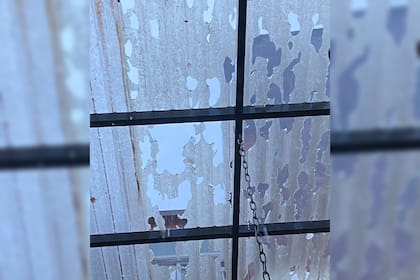 La caída de granizo en Posadas ocasionó, entre otras cosas, rotura de vidrios en un gran número de viviendas