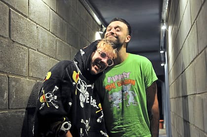 "Tenemos un montón de gente que conecta con la música, pero también están los que nos siguen por las caras, por cómo somos como personajes" comenta Romero