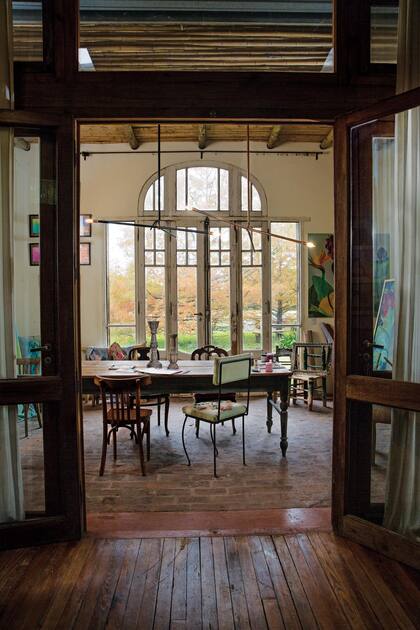 “Tener el taller en casa hace
que arranque temprano, pongo
música, me preparo unos mates
y empiezo a trabajar”