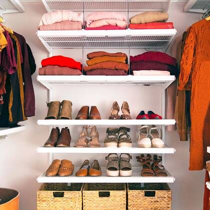 Tener la ropa lista, visible y accesible cada mañana garantiza el mejor despertar para la vuelta a clases