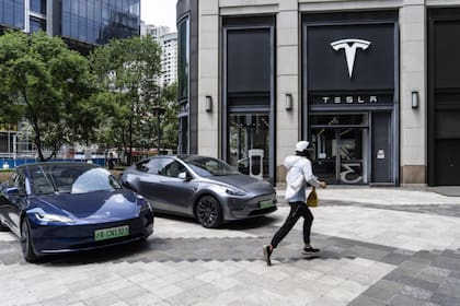 Tener un auto de la marca de Elon Musk, podría costar más de lo que crees. Foto: Tesla