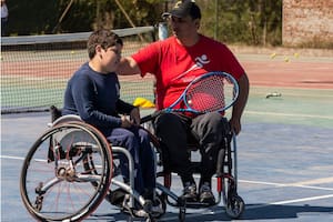 Sufrió parálisis en el cuerpo y hoy organiza un torneo internacional de tenis