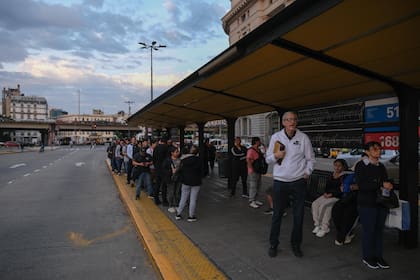 Tenisi justificó la medida como un último recurso ante la crítica situación de caja que afrontan las empresas en la actualidad