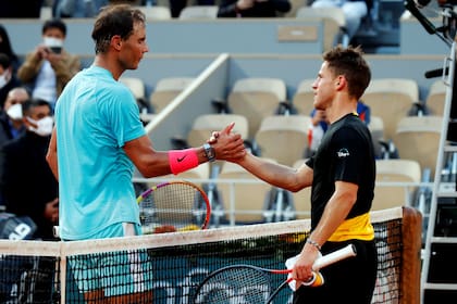 Rafael Nadal derrotó a Diego Schwartzman en tres sets y avanzó a su final número 13 en Roland Garros, 