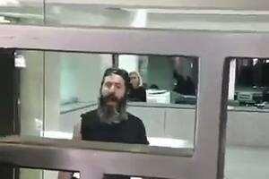 Tensión en Beirut: un hombre mantiene como rehenes a los empleados de un banco