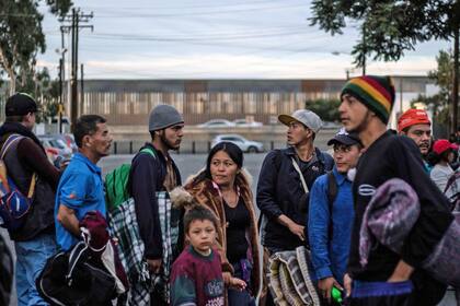  Tras un mes de peregrinación y varios miles de kilómetros recorridos, más de 1500 migrantes de la caravana que salió de Honduras llegaron ayer a la ciudad mexicana de Tijuana, fronteriza con Estados Unidos .