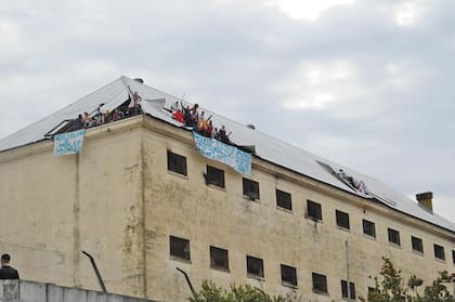 Tensión en las cárceles: motín de presos alojados en la cárcel de Villa Devoto