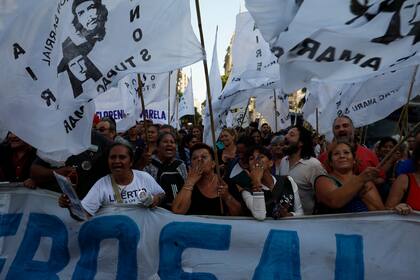 Tensión: militantes de Milagro Sala y Gerardo Morales quedaron cara a cara frente al Congreso