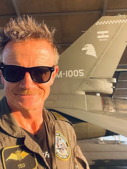 "Teo", el intrépido piloto danés que voló uno de los F-16 hasta la Argentina