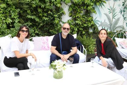 Teodelina Escalante, Sergio Bavaro y Gaba Esquivel, en Galpón Milagros