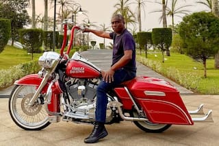 El “príncipe” africano que exhibe su vida en Instagram y gobierna la isla que pidió ayuda a la Argentina