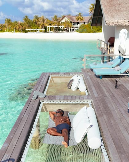 Teodorín, vicepresidente de uno de los países más probres del mundo, comparte en Instagram fotos de sus vacaciones. Aquí, en Maldivas