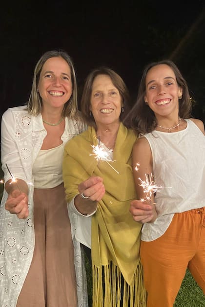 Tere e Isa con su mamá, María Teresa, las tres son el alma de Mi Purísima