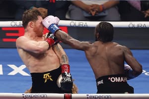 Terence Crawford venció a Canelo Álvarez