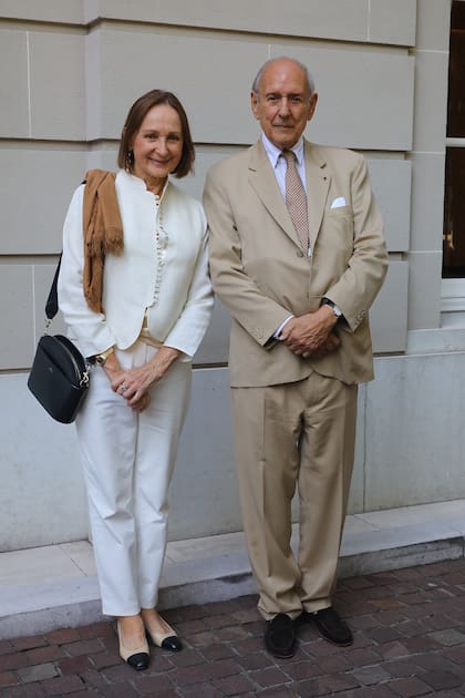 Teresa Anchorena y Archibaldo Lanús, exembajador argentino en Francia, invitados a la presentación en la residencia de Arabia Saudita en Palermo