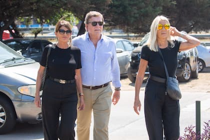 Teresa Calandra, su marido Gonzalo Bergadá y Evelyn Scheidl.