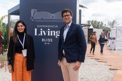 Teresa de Elizalde, directora editorial del grupo de revistas La Nación, junto a Santiago Traynor, gerente de Negocio de Eventos y Content Lab de LA NACION.