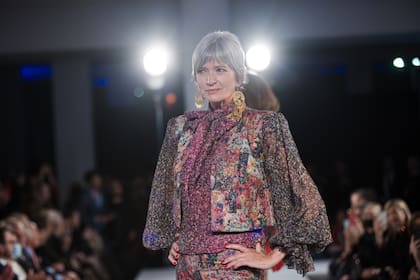 Teresa Garbesi, vestida por Gino Bogani, en la Semana de la Alta Costura en 2022: los años pasan, la elegancia queda 