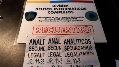 “Terminá tus estudios”: la historia de los falsificadores que vendían títulos analíticos por Internet