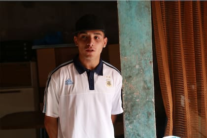 Terminar la secundaria es una deuda pendiente para Saucedo y por eso la está haciendo de forma virtual.