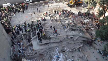 Un edificio que se derrumbó completamente