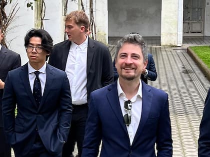 Terrones Godoy y, detrás, Hayden Davis