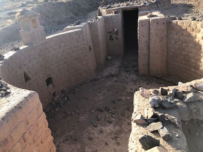 Terry decidió construir de hogar debajo del ovnipuerto para "absorber su energía"