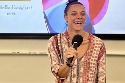 Tess Waresmith ahora comparte su experiencia en finanzas con otras mujeres