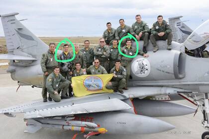 Testa La Rosa (izq.) y Britos Venturini (der.) en un ejercicio aéreo realizado en Río Gallegos, en 2019