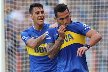 Tevez abrió el marcador para el triunfo de Boca